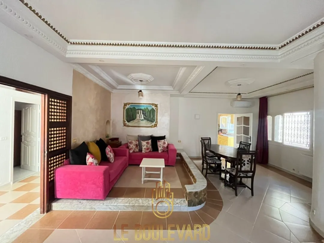 A Louer Rez-de-chaussée S+4 avec terrasse, meublé ou vide, situé à Mrezge, Hammamet