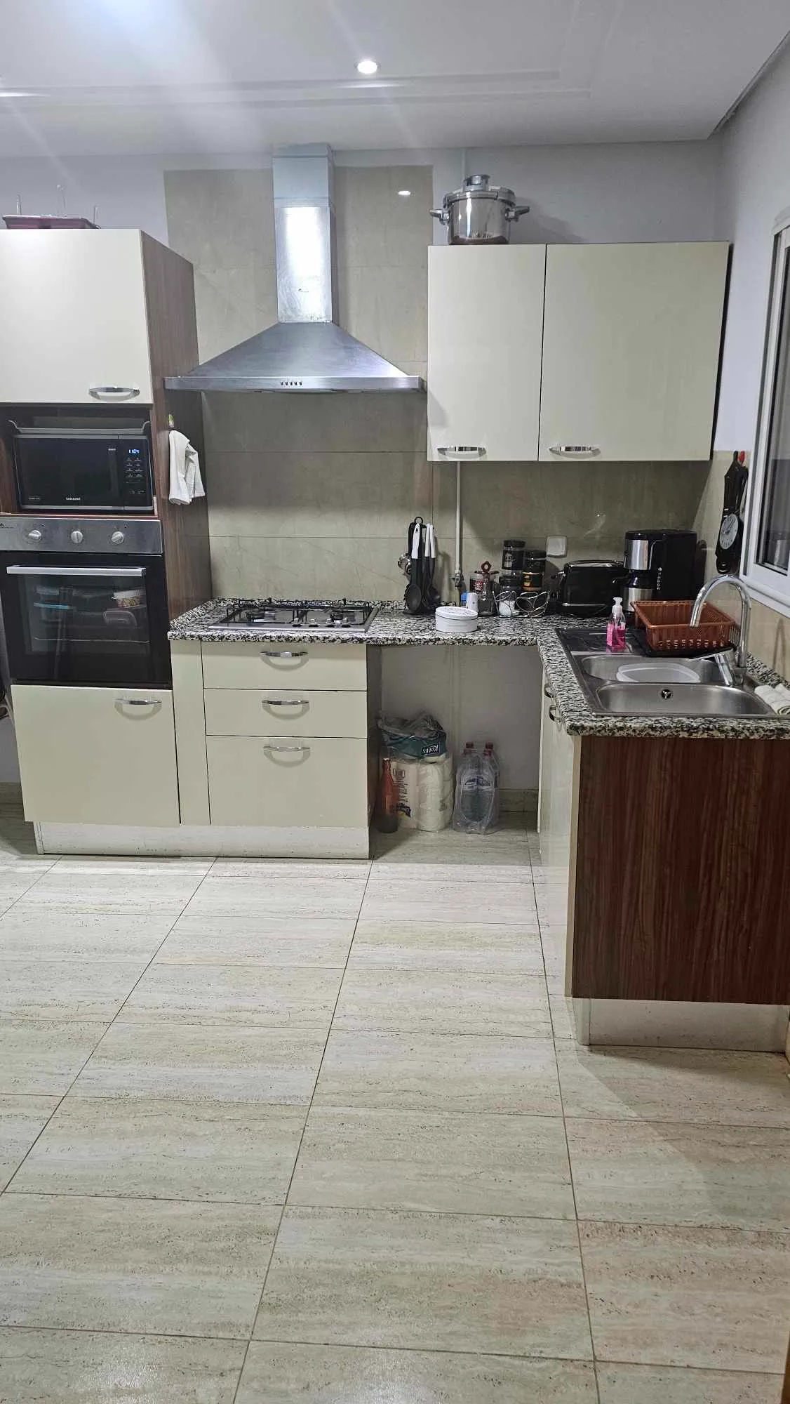 Appartement a louer s+2 ennasr 