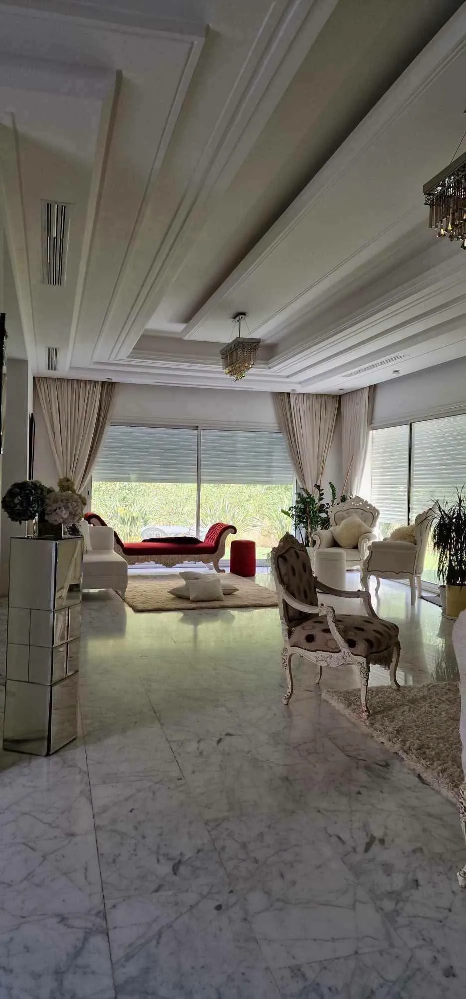 A VENDRE VILLA DE LUXE À KHEZMA