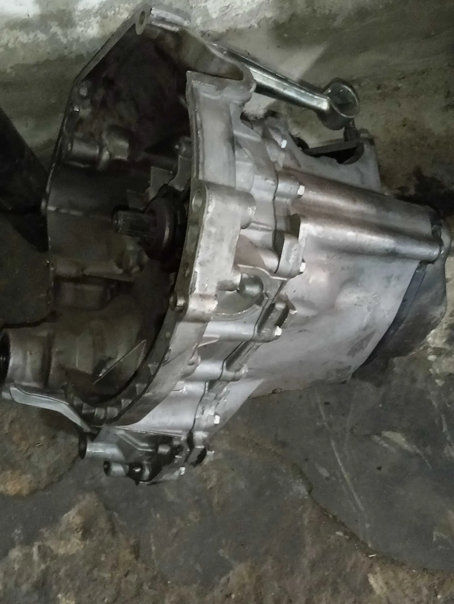 boîte de vitesse manuelle Compatible avec : • Citroën C3 / C4 • Peugeot 207 / 208