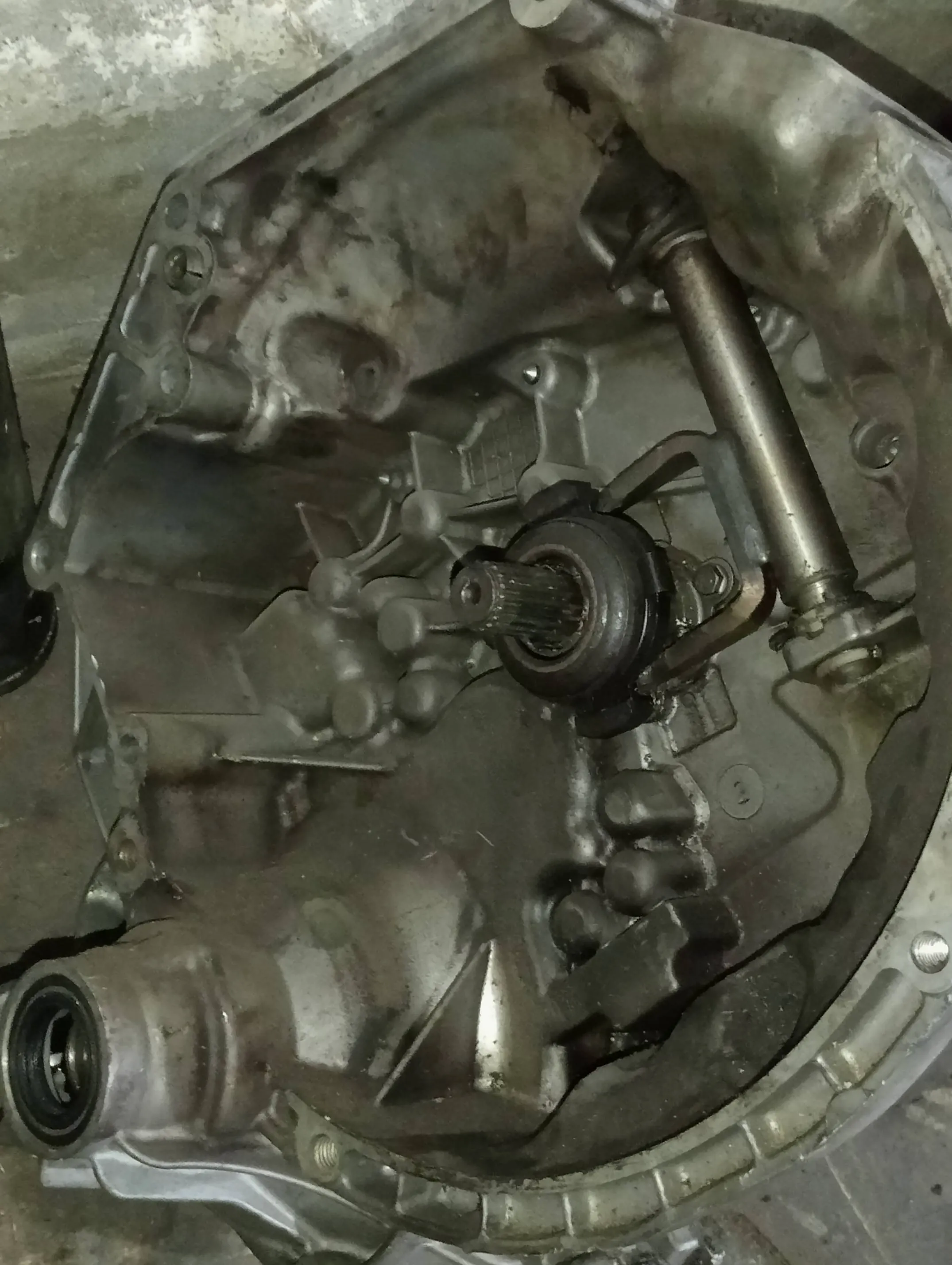 boîte de vitesse manuelle Compatible avec : • Citroën C3 / C4 • Peugeot 207 / 208