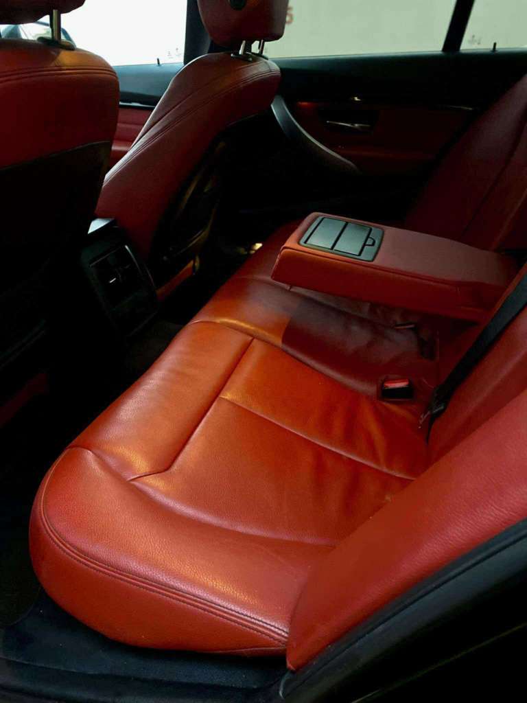 BMW 318i (f30)Pack M