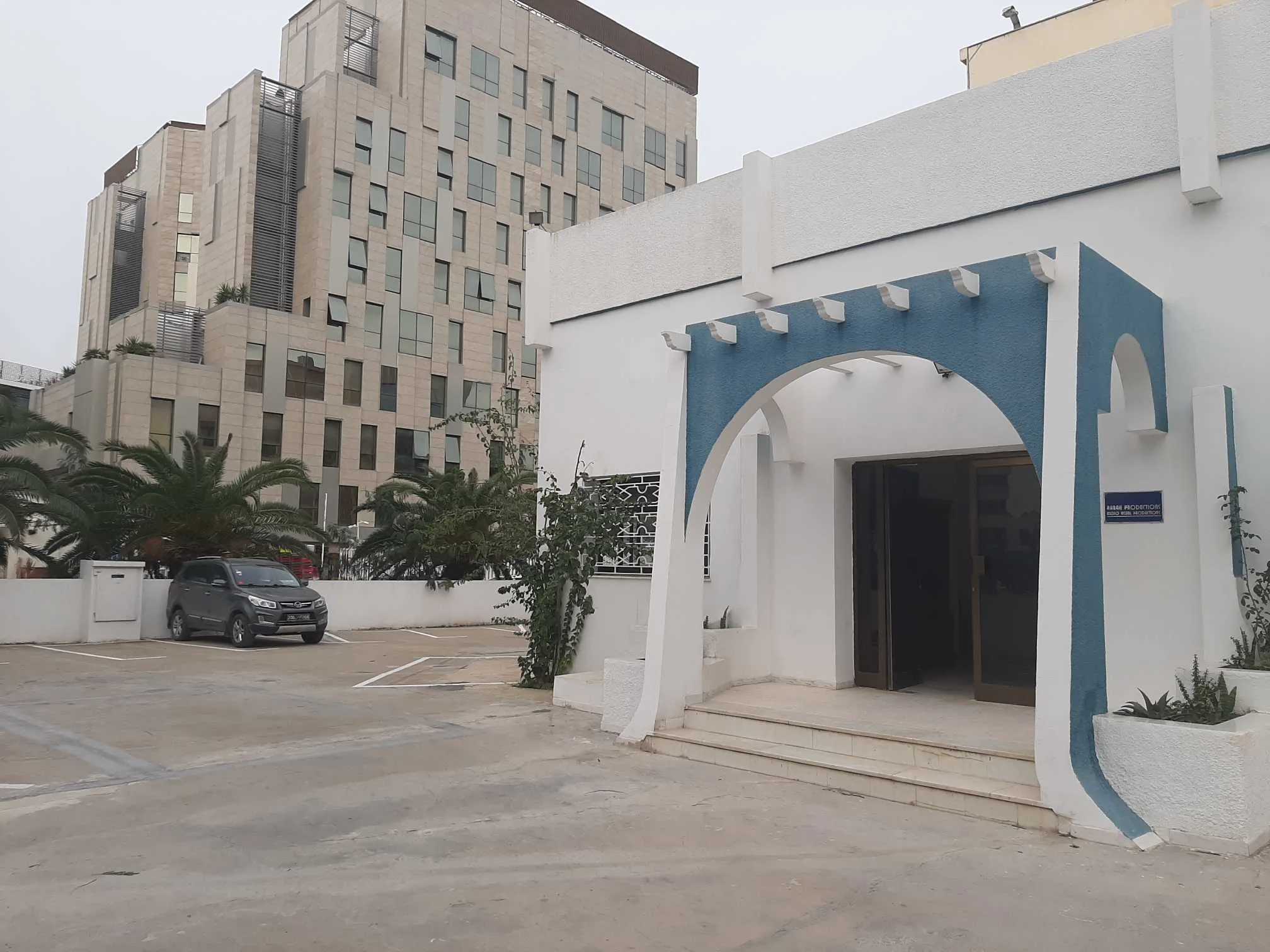 Appartement S+3 usage bureau au Centre urbain Nord