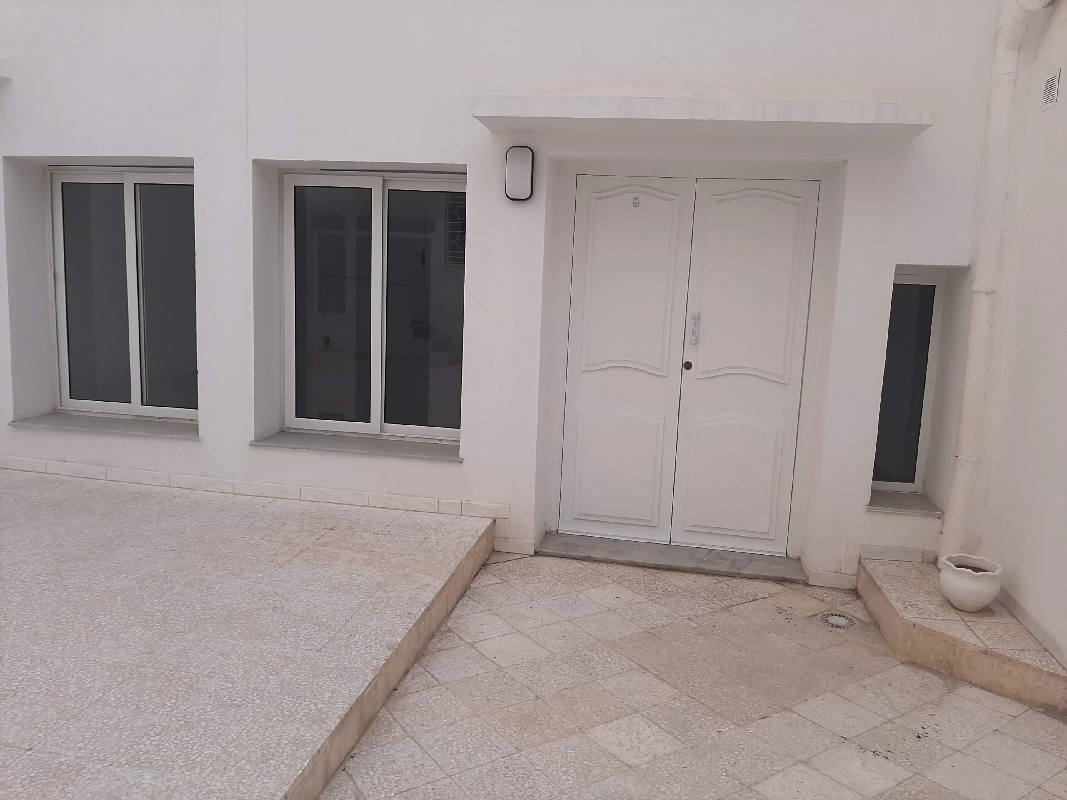 Appartement S+3 usage bureau au Centre urbain Nord