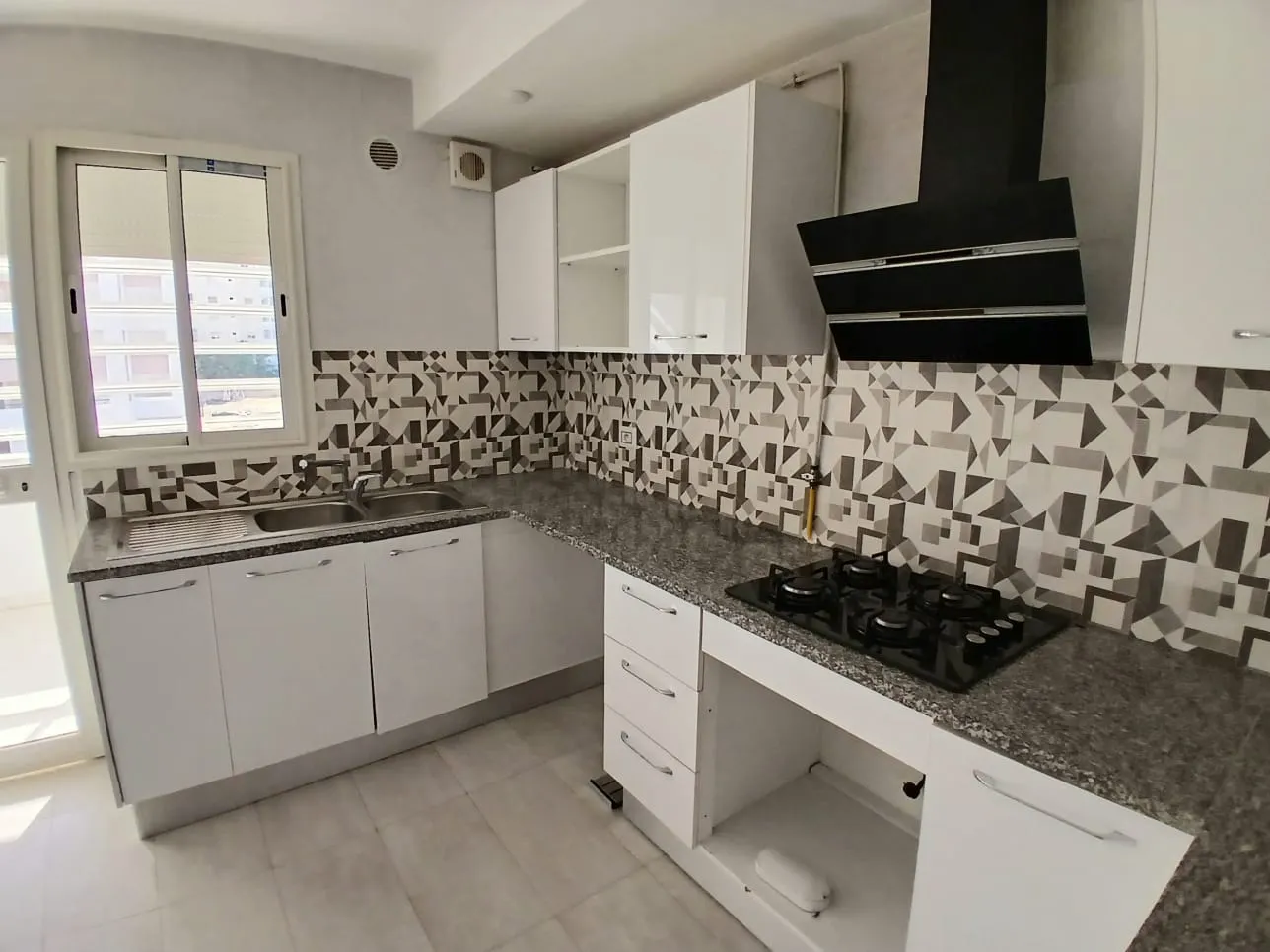 À louer | Appartement S+2 – El Ghazela – Emplacement Idéal