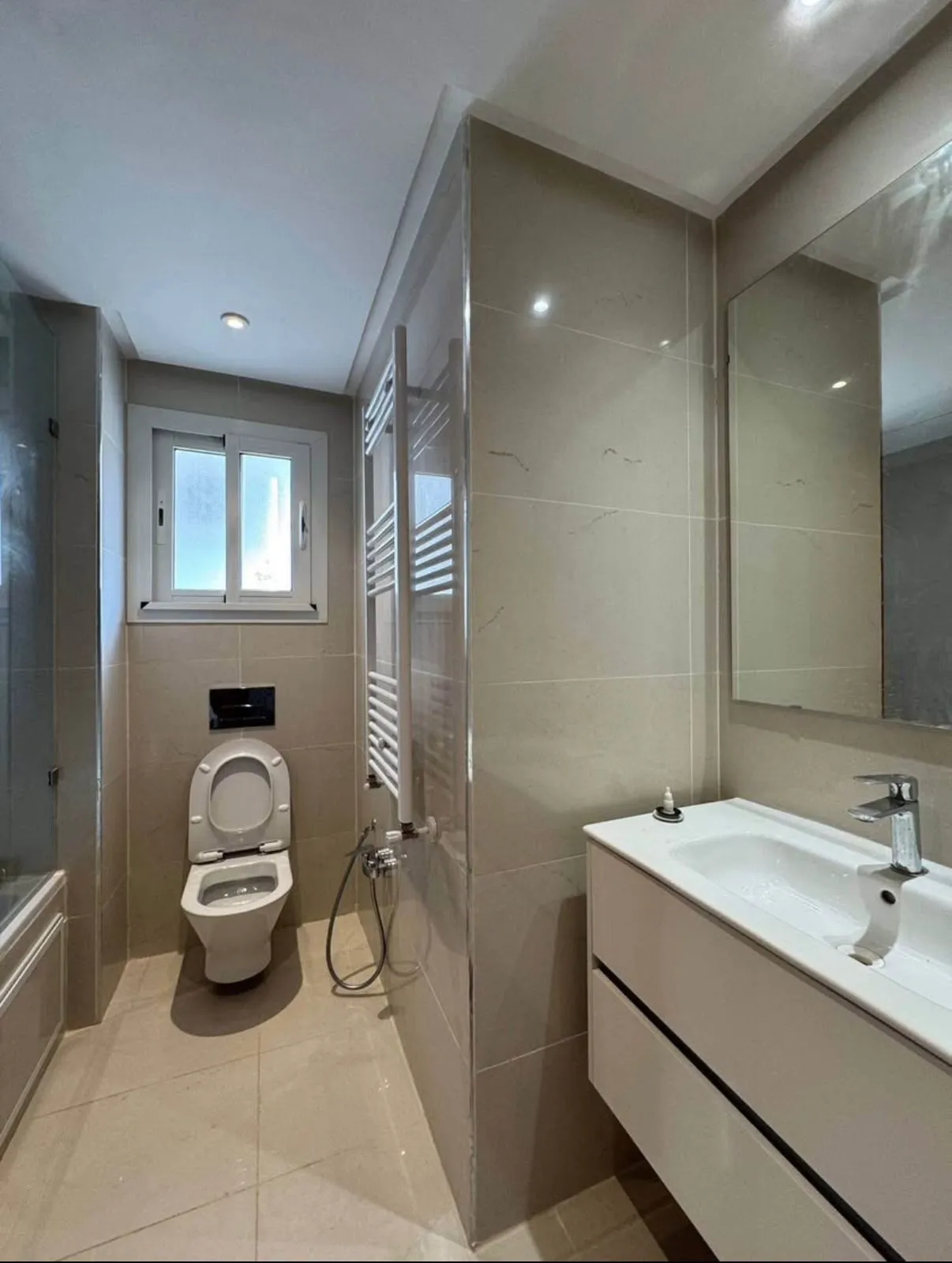 A Louer Appartement S+2 Jamais Habité à Menzah 9C