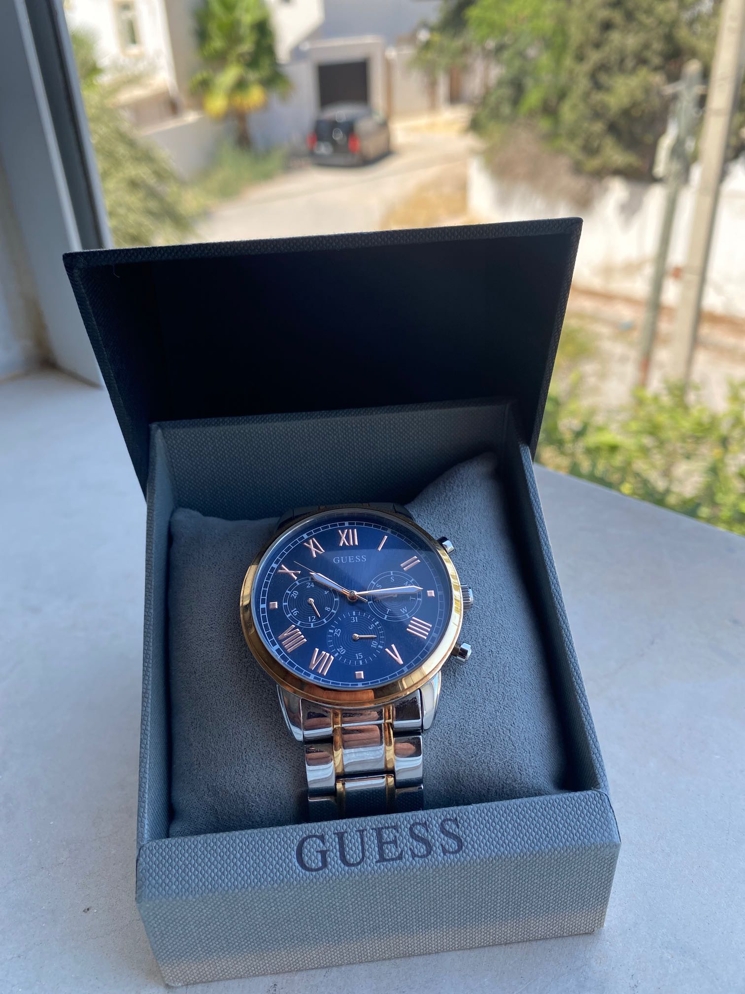 Montre GUESS