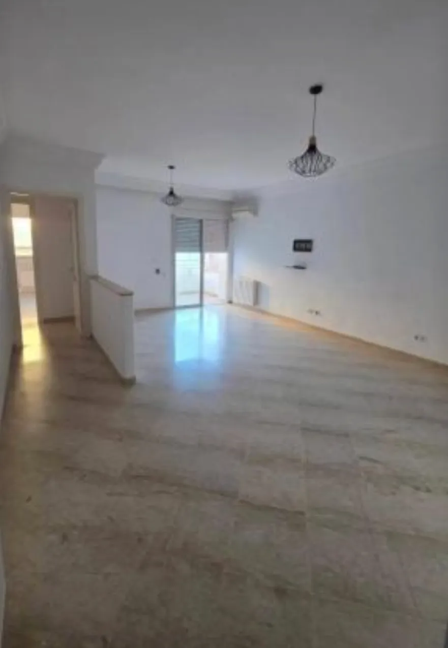 Location S3 vide à Jardin D'El Menzah 2