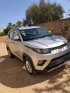 Mahindra KUV 100 K8