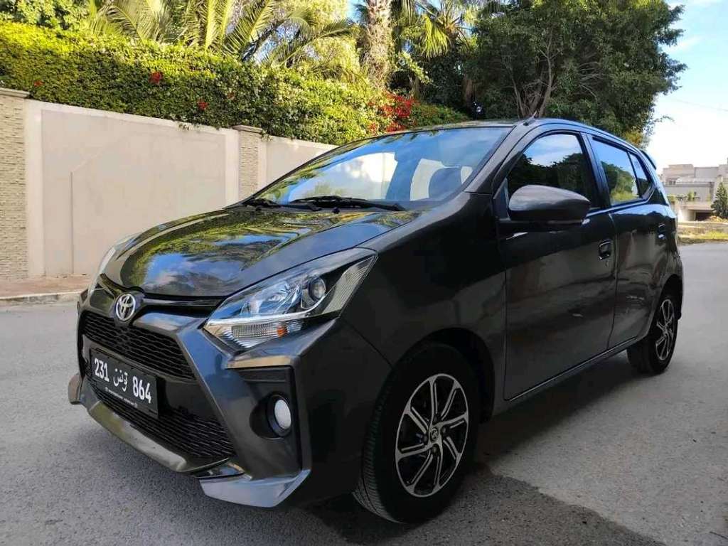 TOYOTA AYGO 1.2 PREMIÈRE MAIN TRÈS PROPRE 