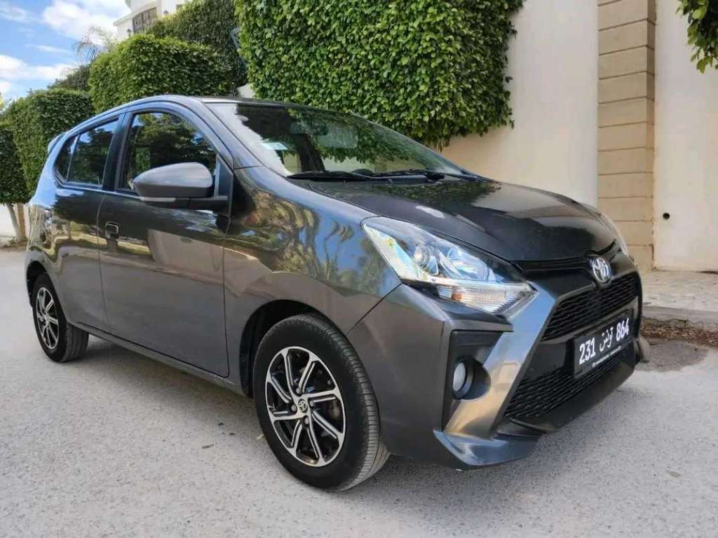 TOYOTA AYGO 1.2 PREMIÈRE MAIN TRÈS PROPRE 