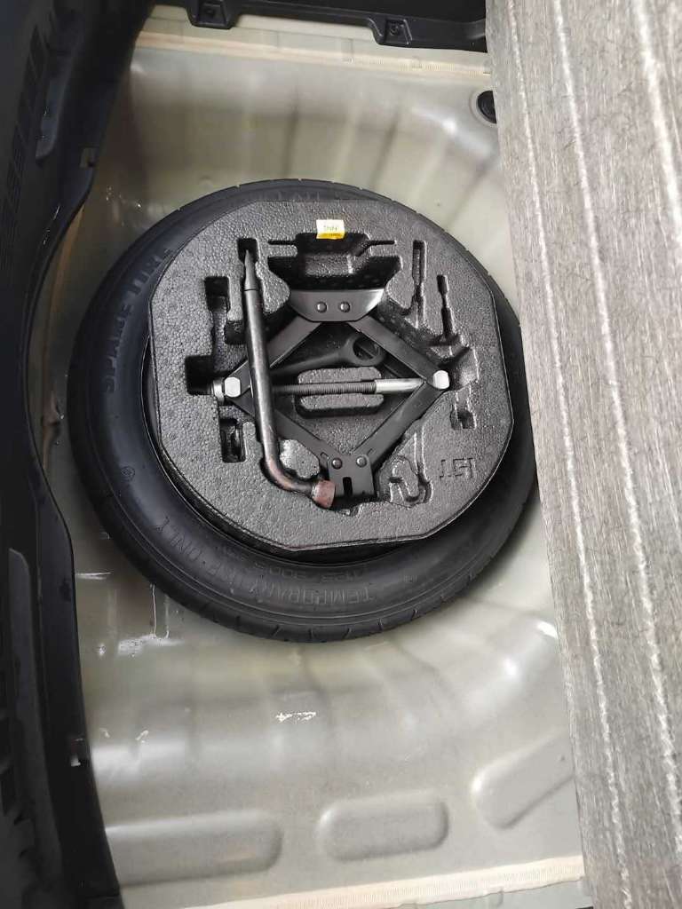 KIA RIO PRESTIGE PREMIÈRE MAIN EN EXCELLENT ÉTAT 