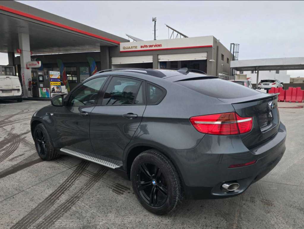 BMW X6 DIESEL 3L 15cv  2009 4 roues neuves  
