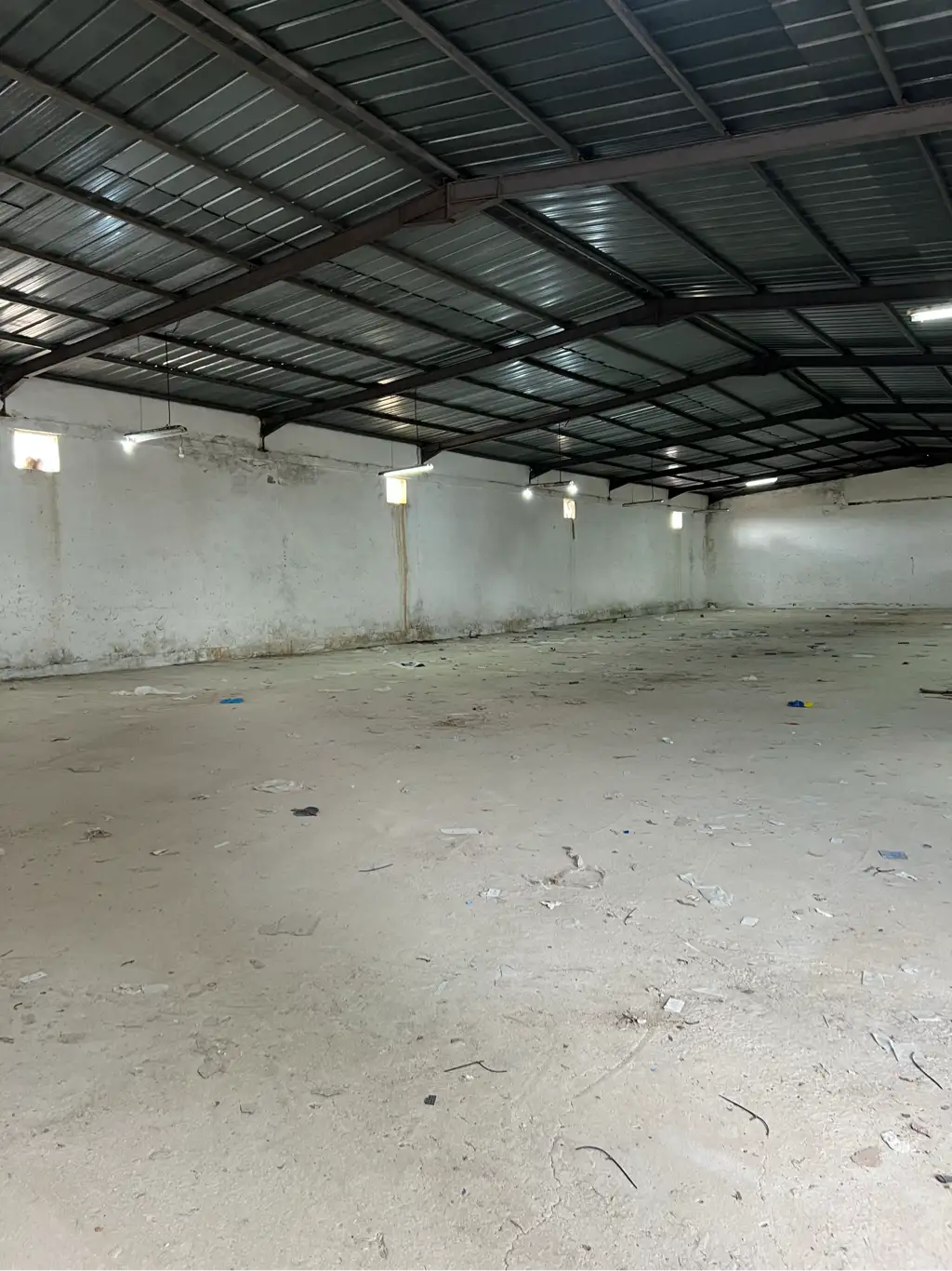 Dépôt à louer 1000m2