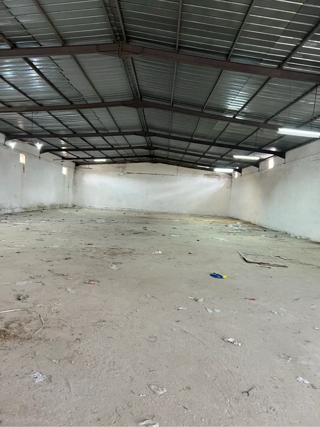 Dépôt à louer 1000m2