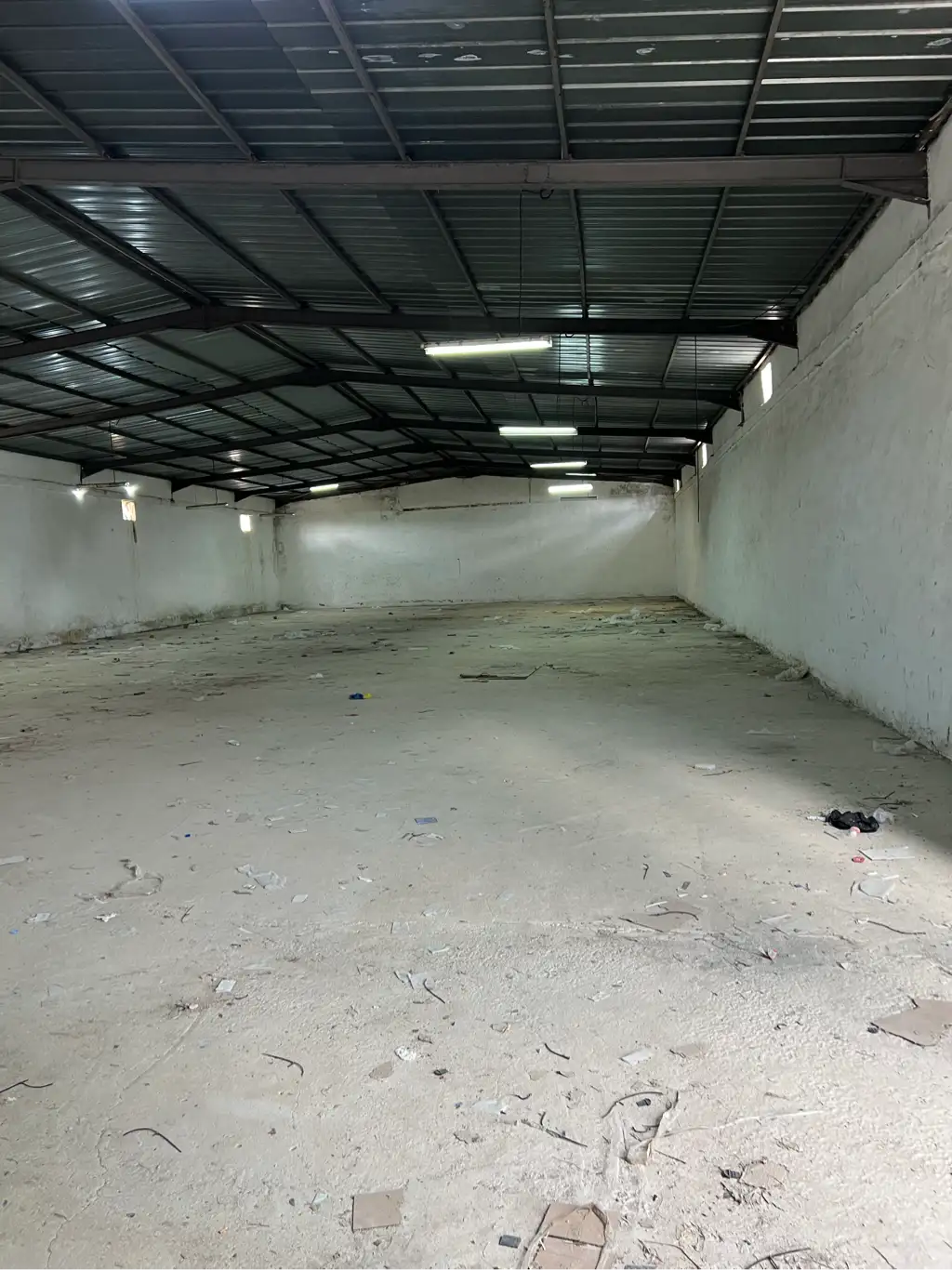 Dépôt à louer 1000m2
