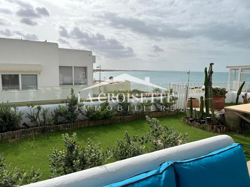 Duplex s3 vue sur mer à Gammarth MDL0096