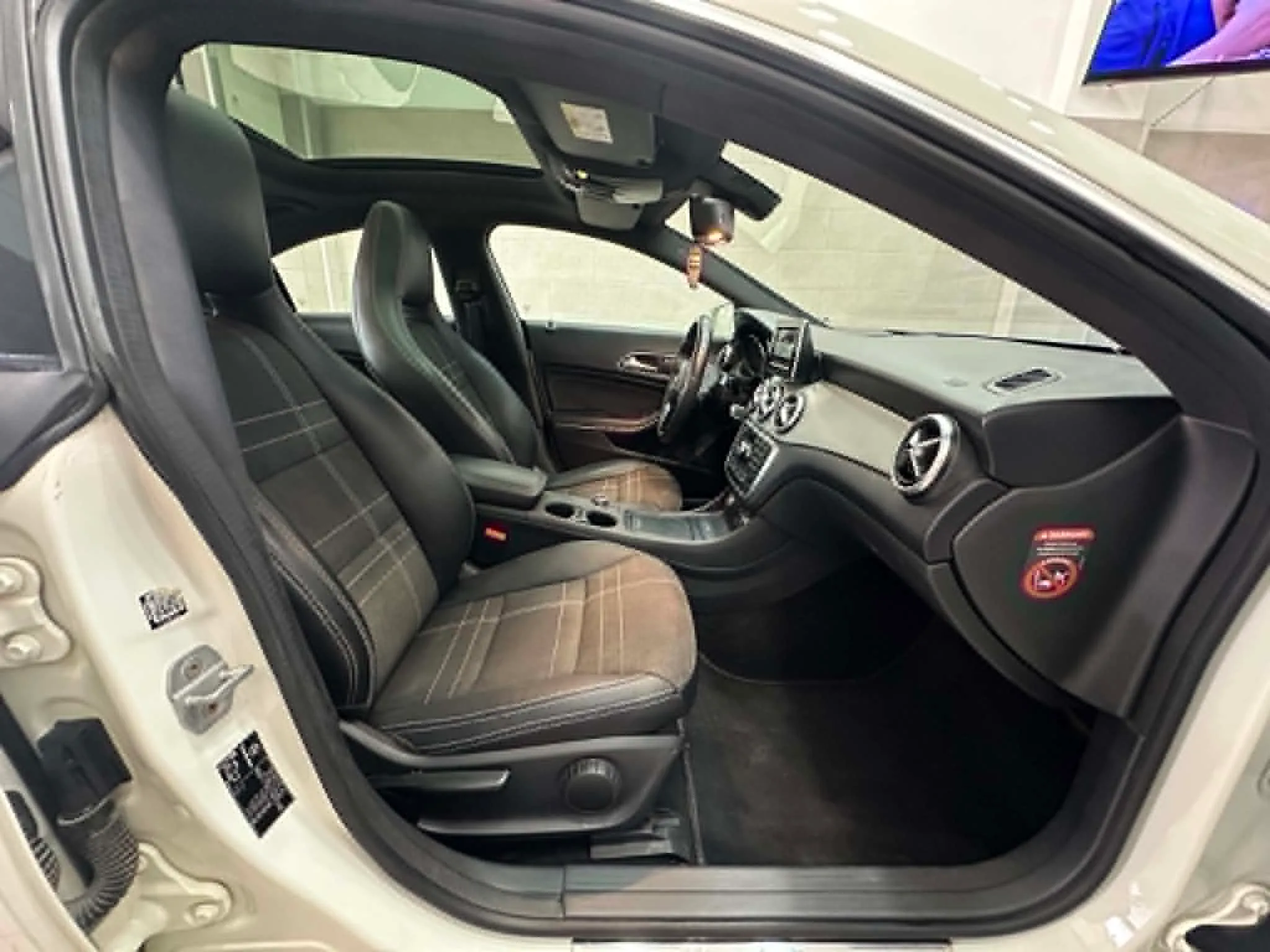Mercedes-Benz CLA -Tel 98479647