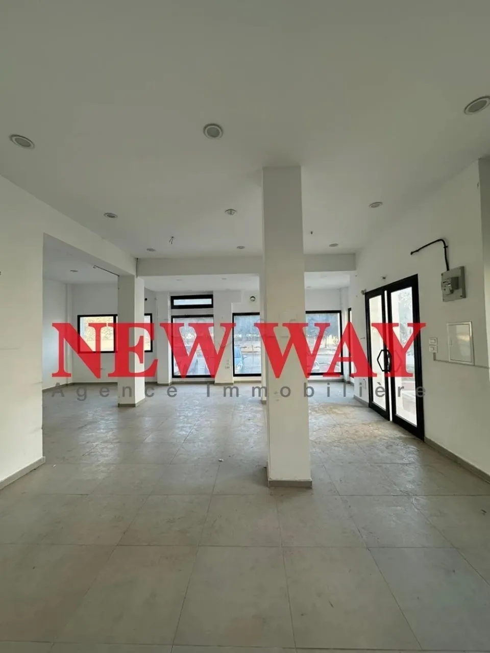 Local Commercial Mur, Fait le Coin à khezema