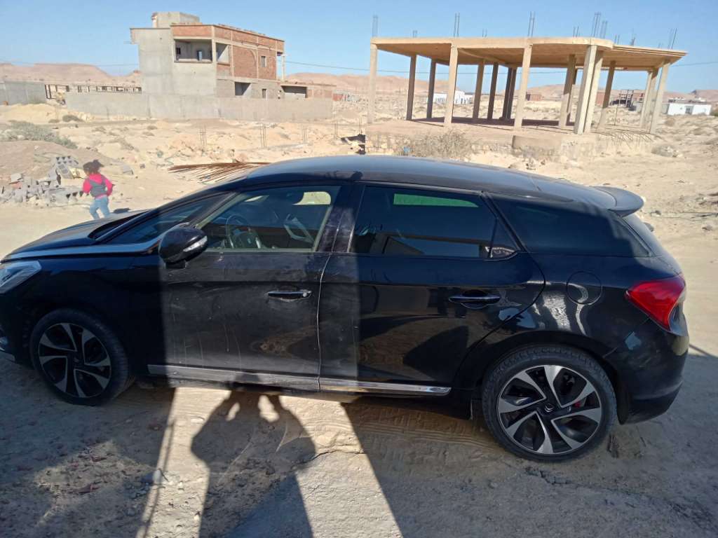 Citroën DS5 à vendre ou à échanger tél 98645870