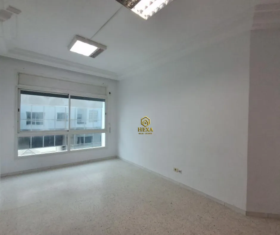 Appartement s3 à usage bureautique au lac 1