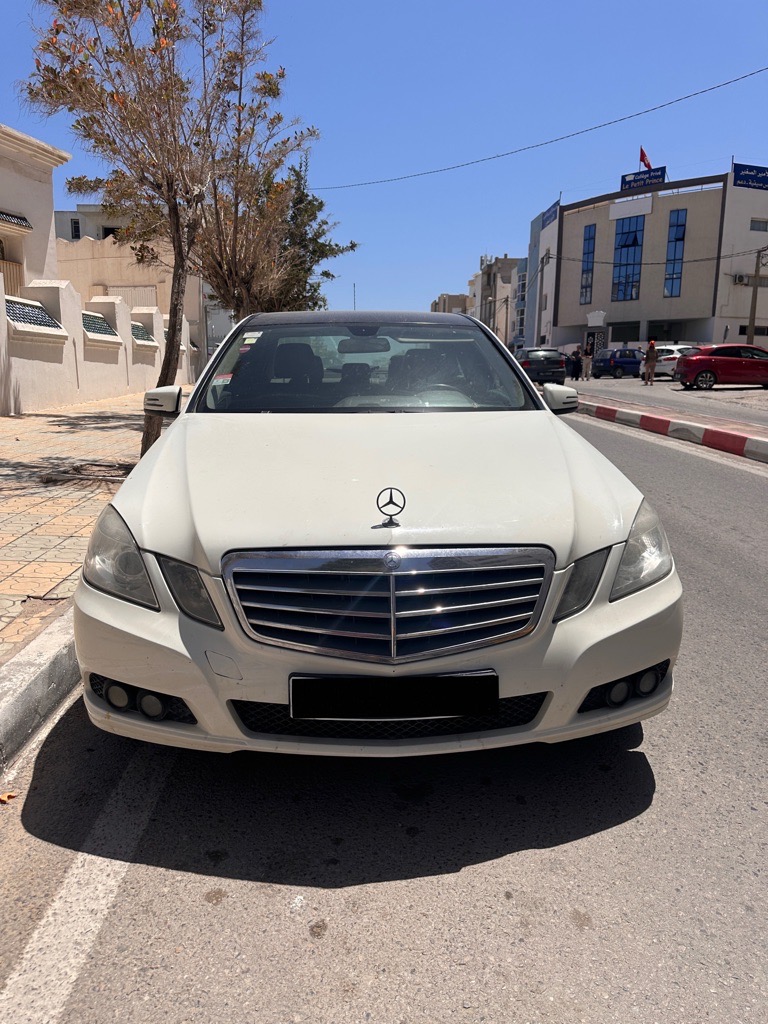 Deux voitures mercedes benz pour les mariages 
