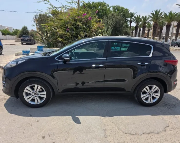 A vendre Kia Sportage importé d'allemand🇩🇪 contacter moi sur WhatsApp numéro +491629767488