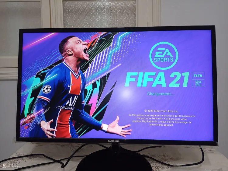 Ecran Samsung 27 pouces FHD 60mhz presque neuf