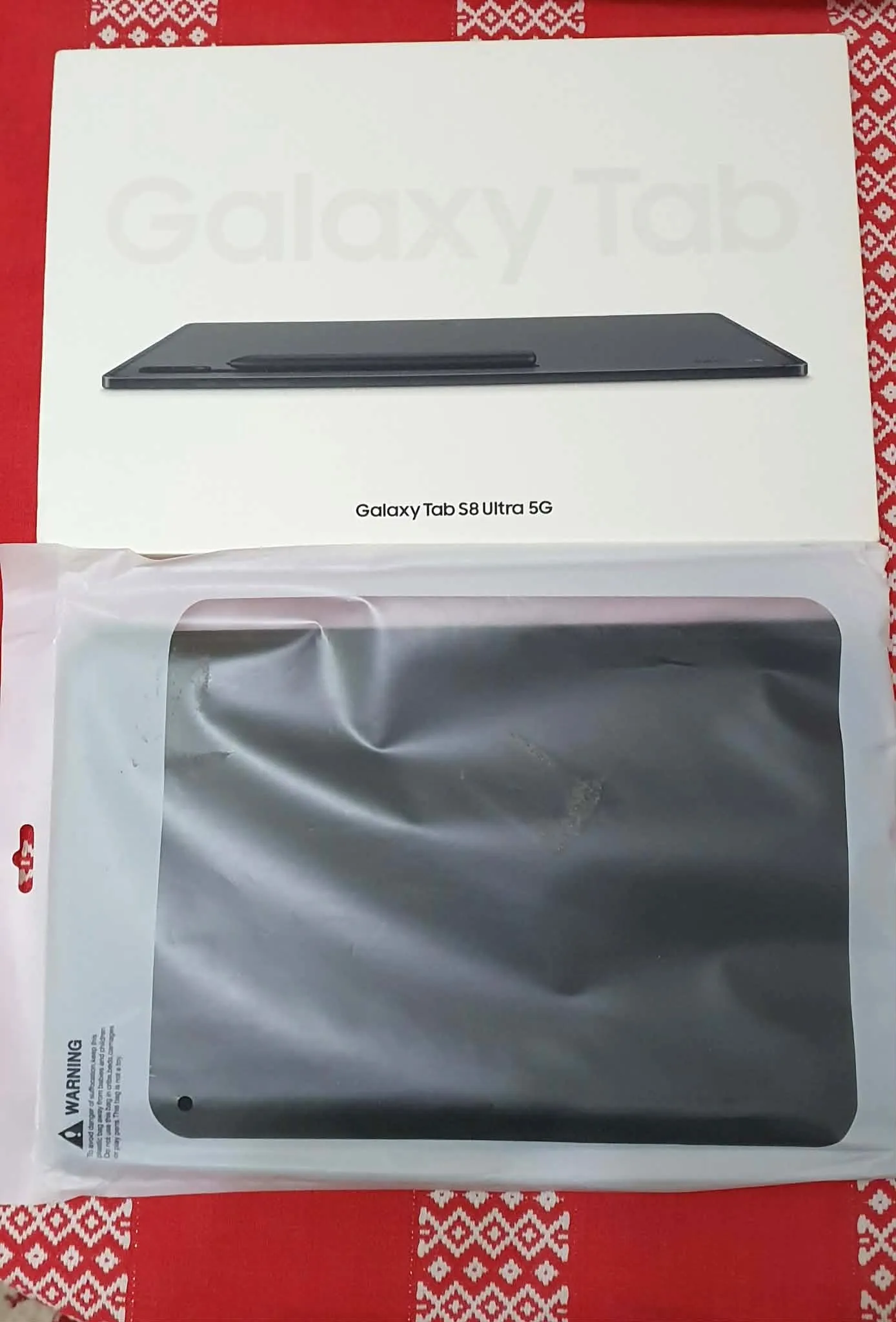 Tablettes Samsung Tab S10 Ultra wifi et S8 Ultra 5g avec pochettes