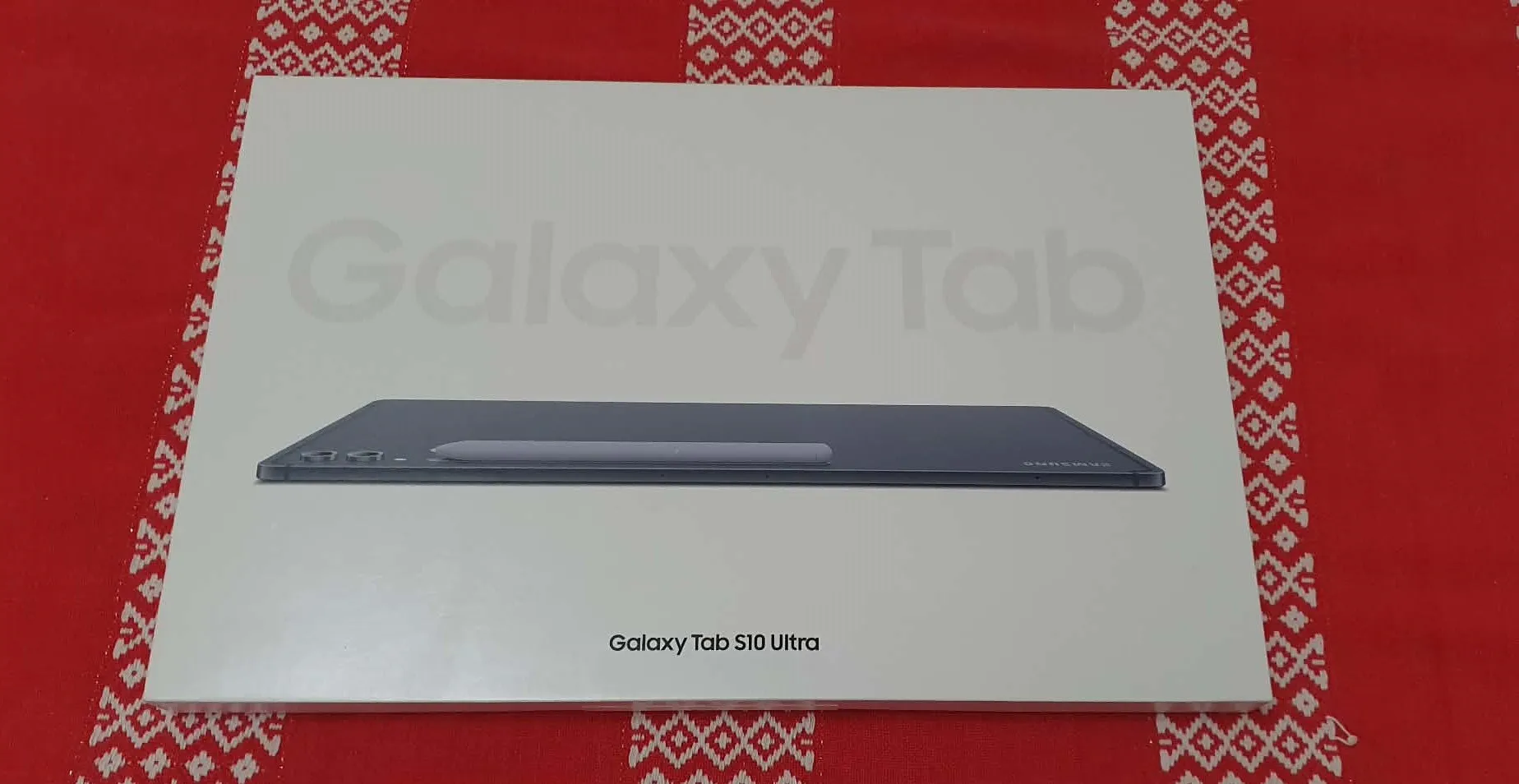 Tablettes Samsung Tab S10 Ultra wifi et S8 Ultra 5g avec pochettes