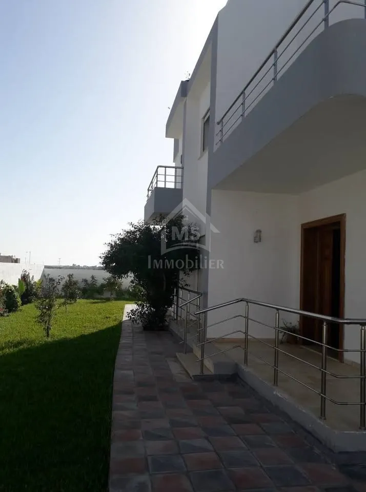 2 étages de villa indépendans à Hammamet Sud à vendre 51355351