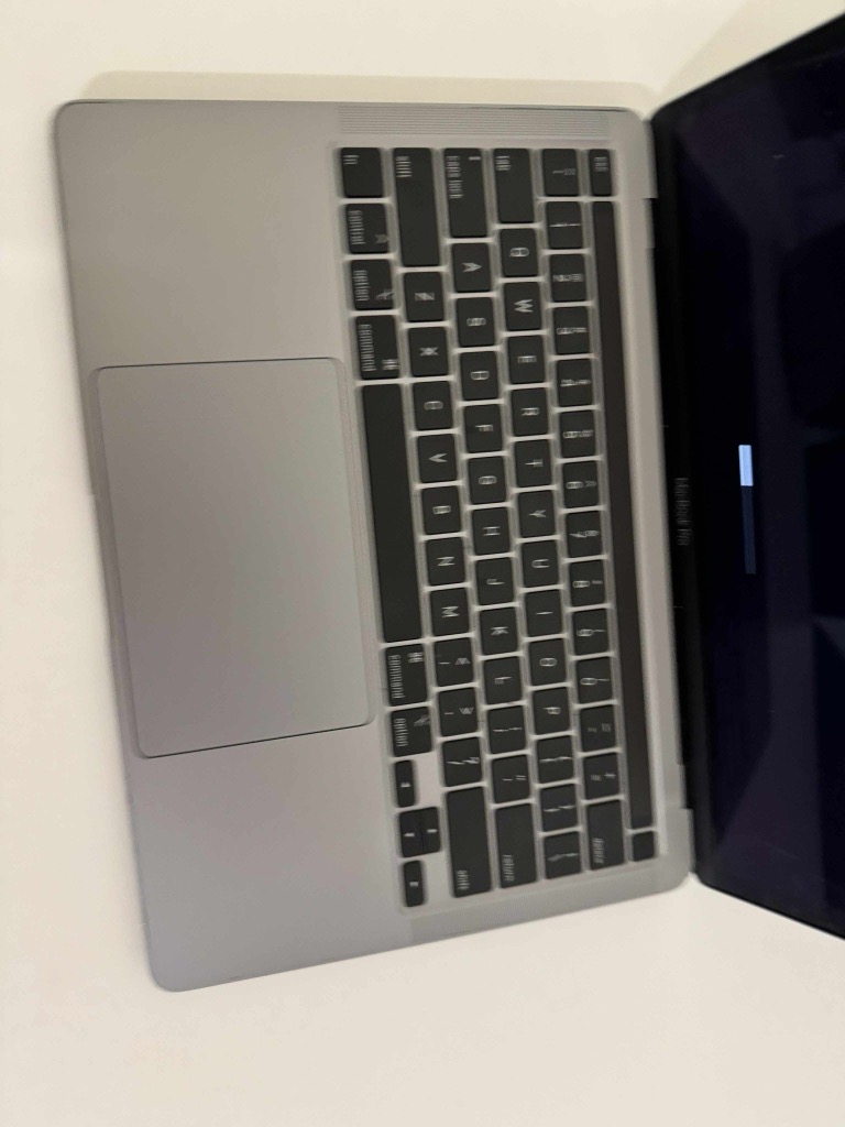 MacBook Pro 13’’ 2020 tel:52811970