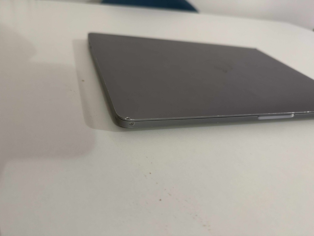 MacBook Pro 13’’ 2020 tel:52811970