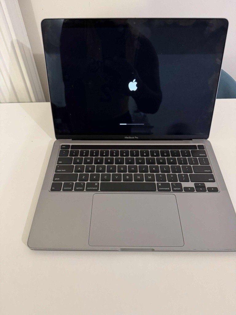 MacBook Pro 13’’ 2020 tel:52811970