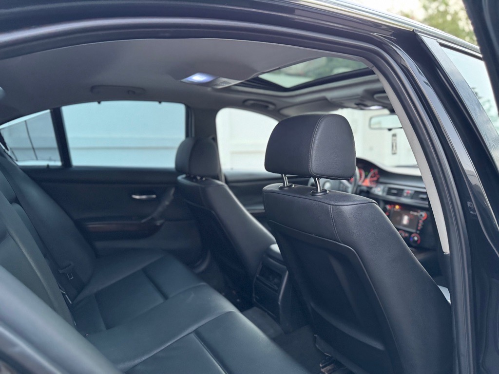 BMW E90 restyleé (خليجية ) 1 er main