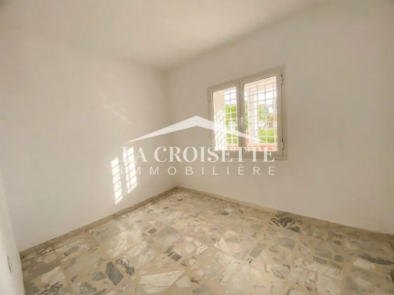 Rez-de-chaussée de villa S+3 avec piscine à La Marsa MRCL0357