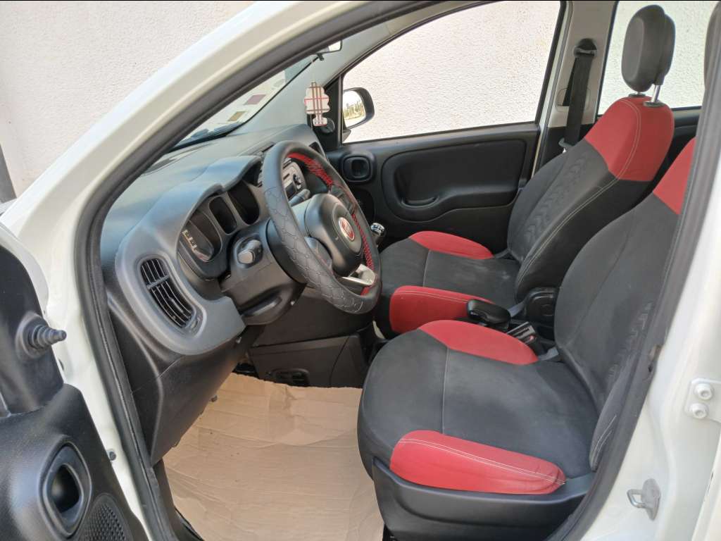 FIAT PANDA 1er main ESSENCE
