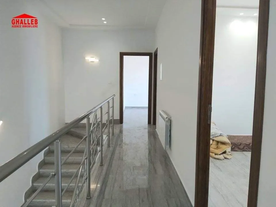 une belle villa haute qualité 29730412