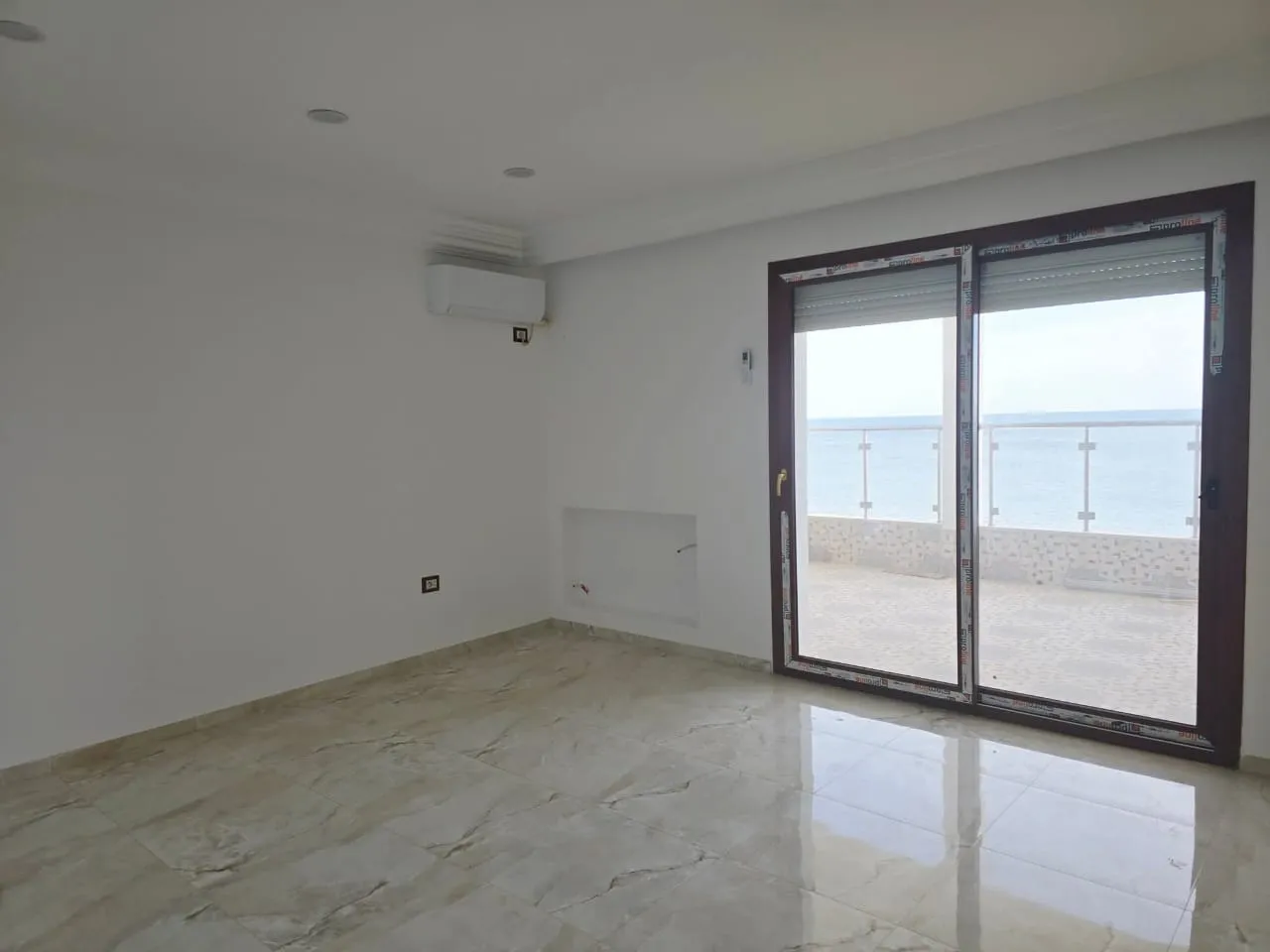 Appartement S3 pieds dans l'eau a Chatt Mariem