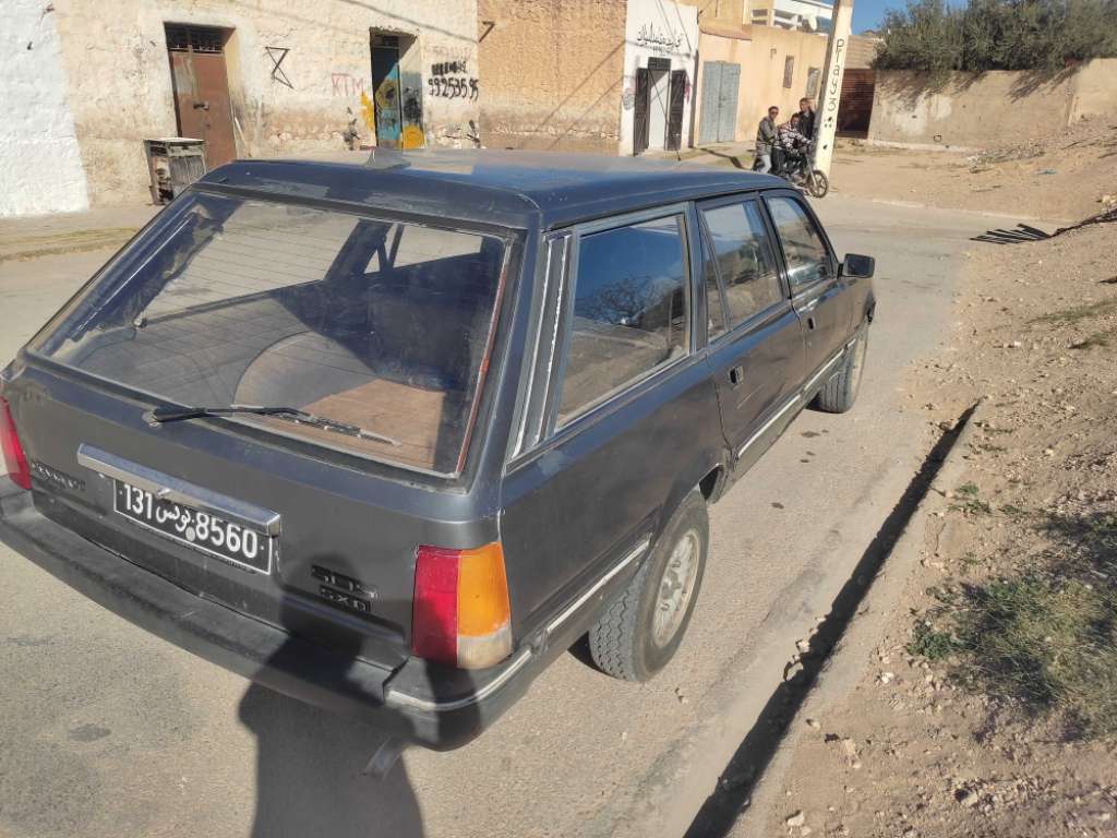 Peugeot 505 très propre 