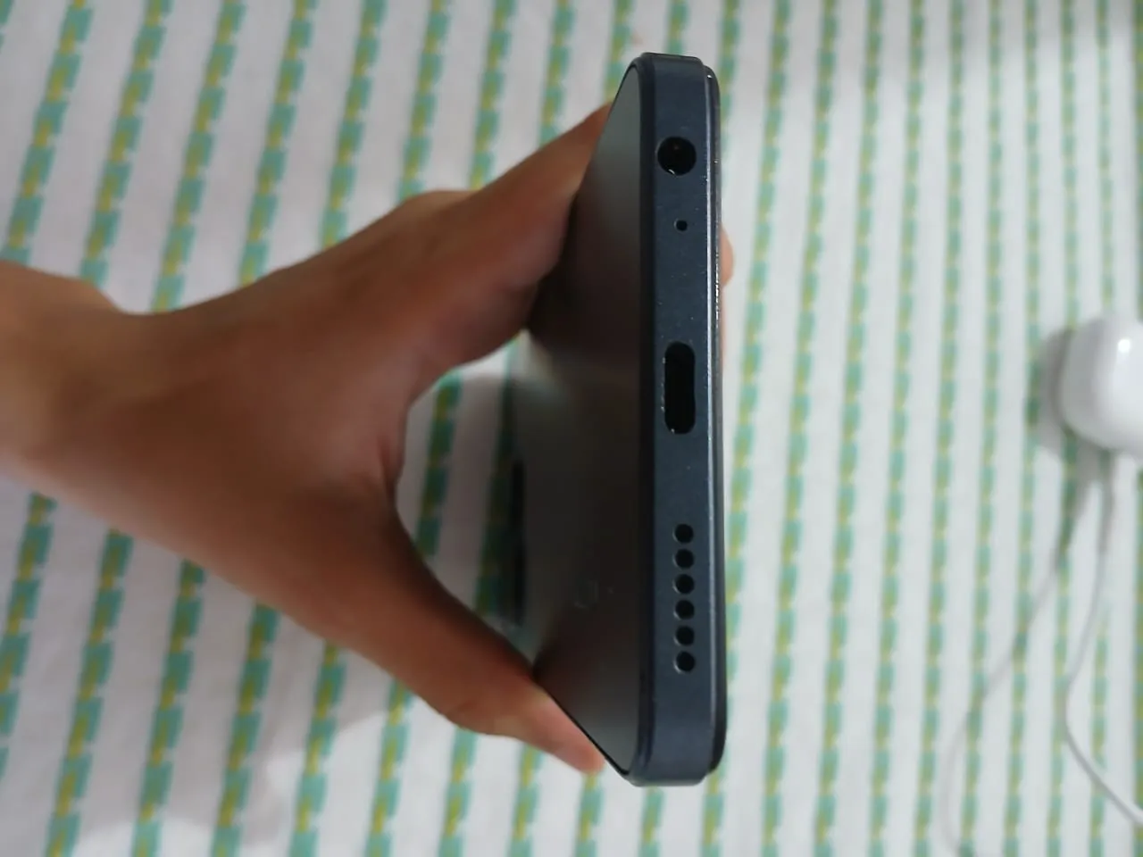 Téléphone portable tecno spark go