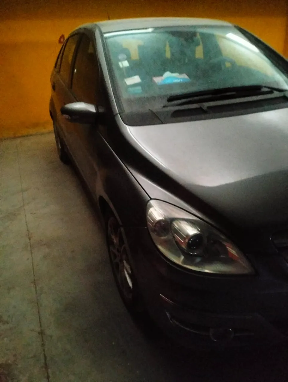 Mercedes b 170 en très bonne état