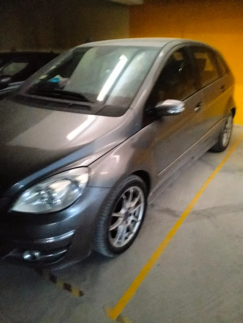 Mercedes b 170 en très bonne état