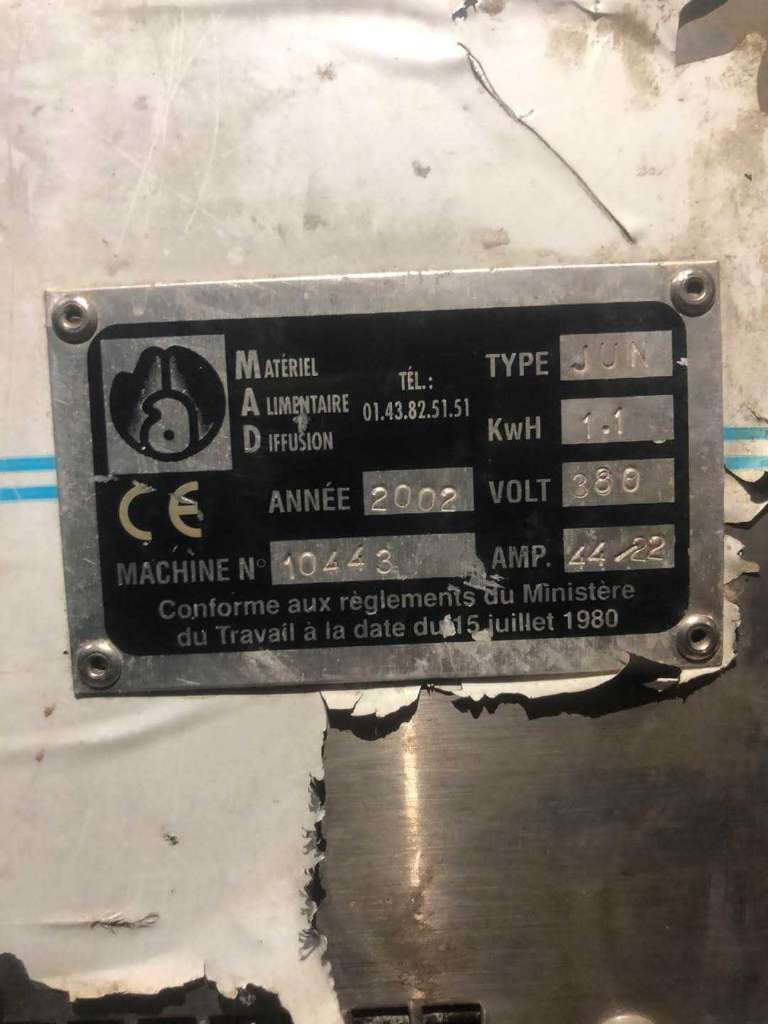 hachoir  viande réfrigérer en bon état alimenté en 380v