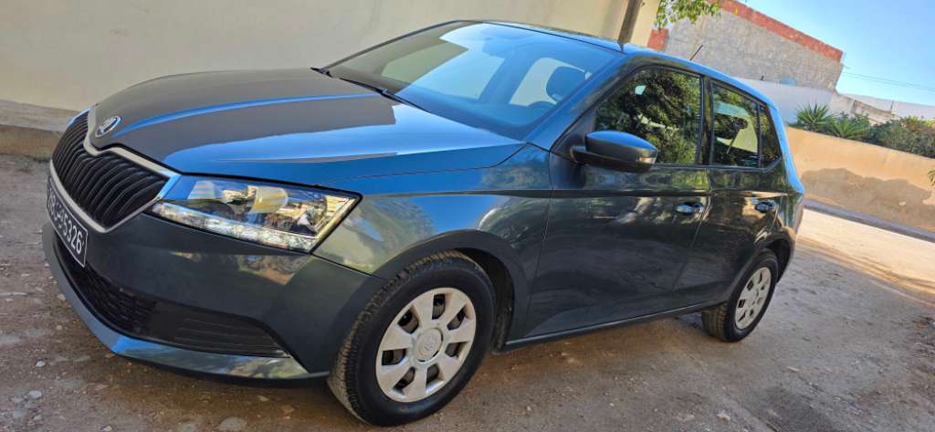 Skoda fabia premier main 