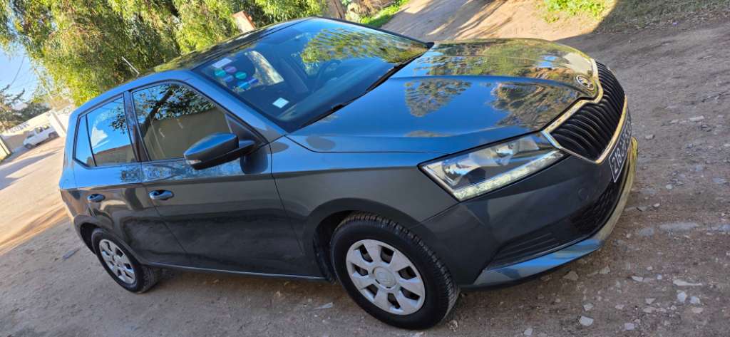 Skoda fabia premier main 