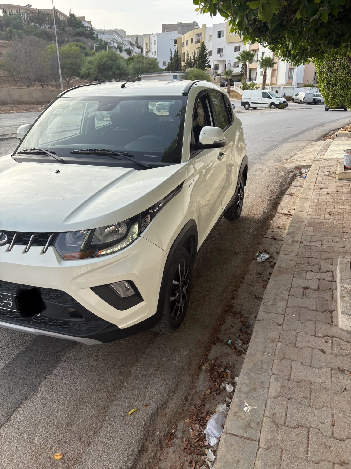 Mahindra kuv 100 k8 première main  