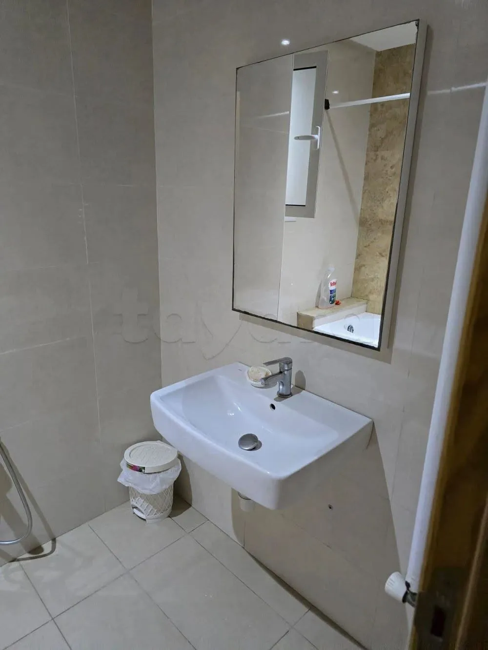 BEL APPARTEMENT S2 VIDE