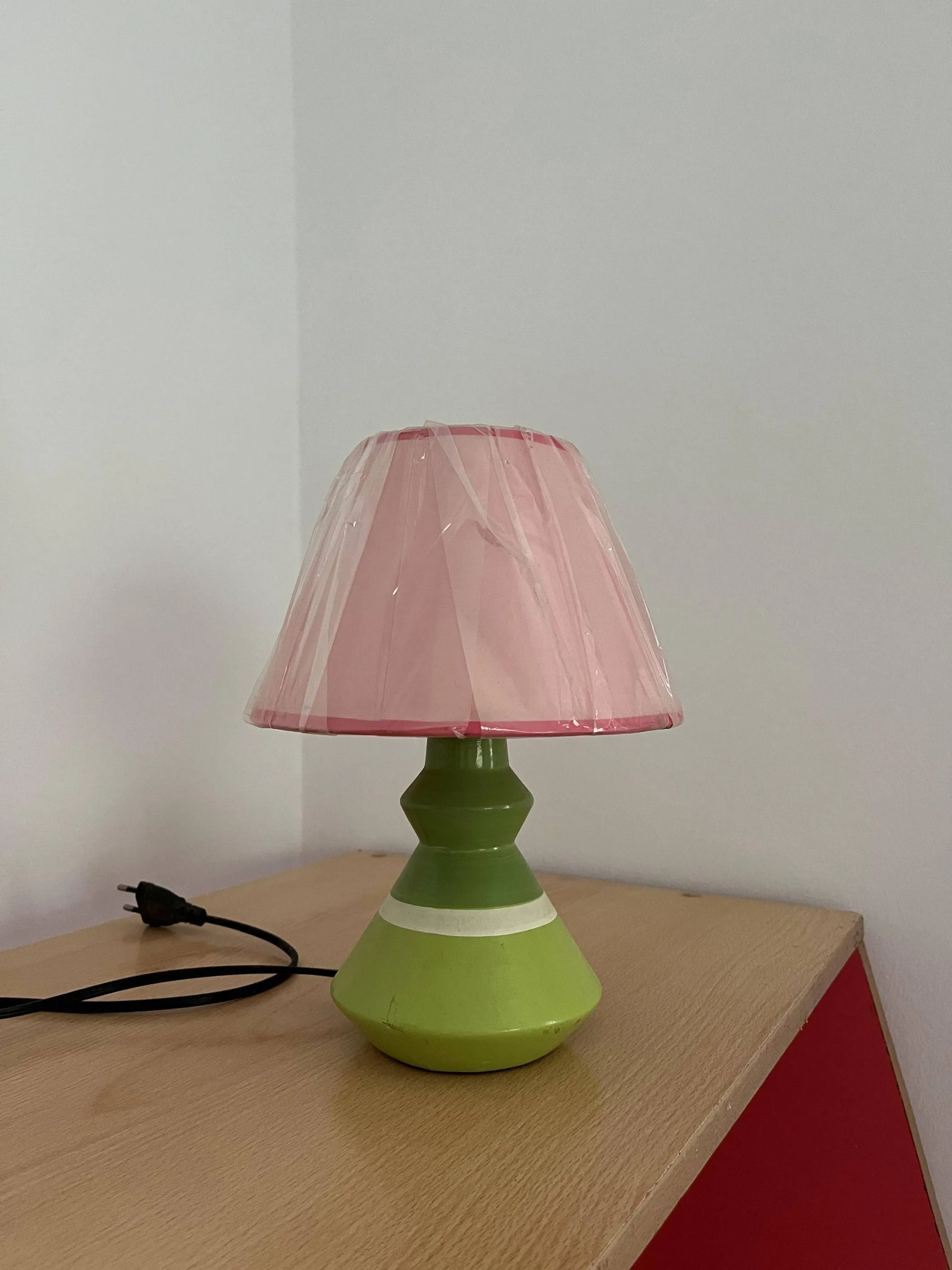bureau/rangement + vailleuse