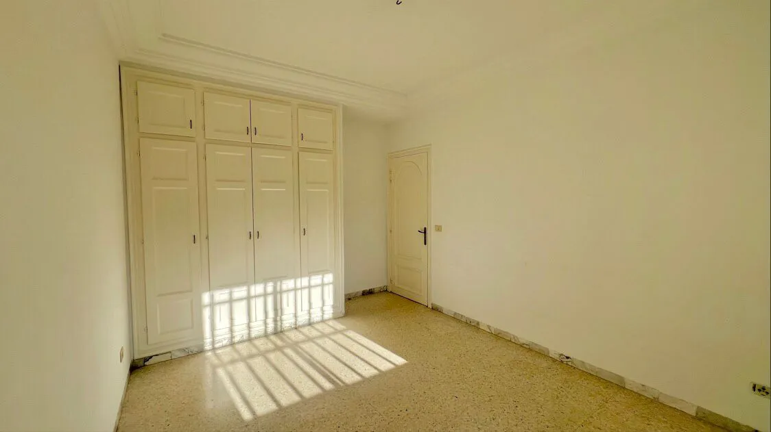 A Vendre Appartement S+2 à Jardin d'el Menzah 